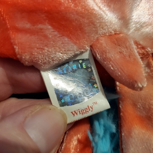 𝅺**RETIRED** Ty Beanie Baby: Wiggly the Squid - Picture 4 of 5